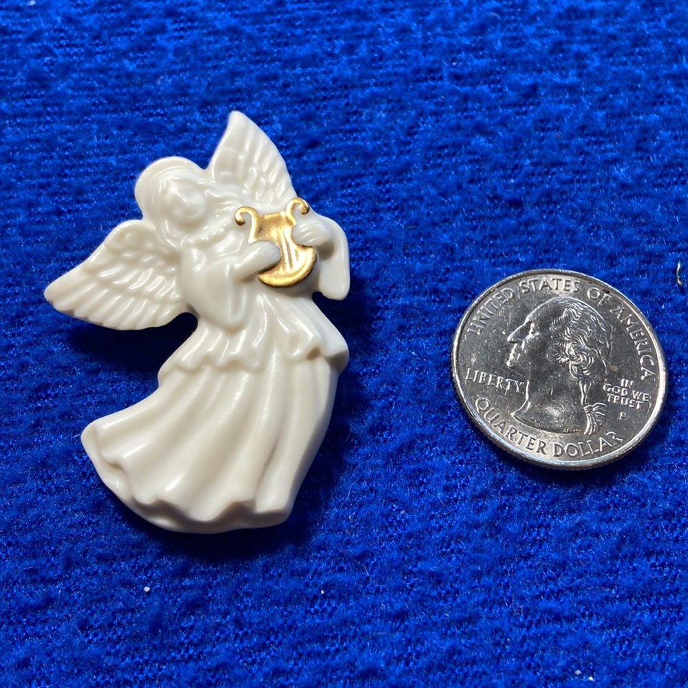 Lenox China/Porcelain Flying Angel w/24K Gold Harp Brooch